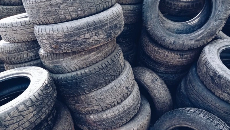 Куда сдать старые покрышки на переработку в Южно-Сахалинске: АДРЕСА
