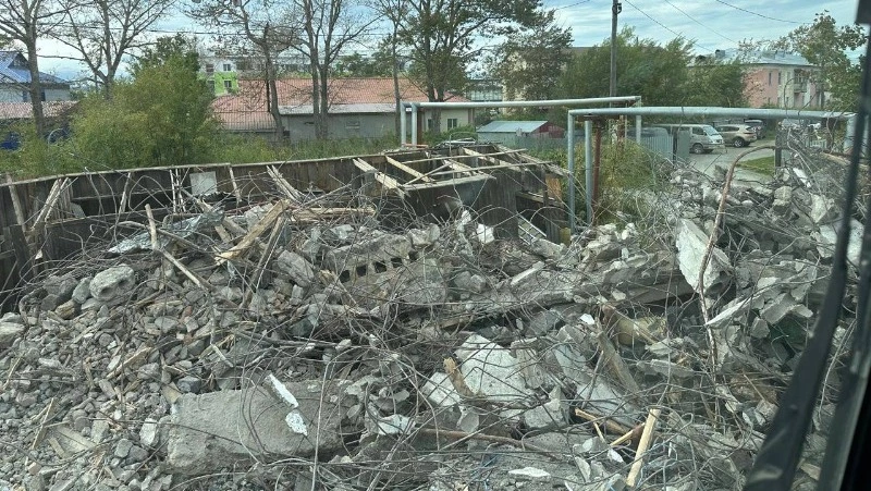 Три аварийных дома снесут в Долинском районе до конца 2024 года