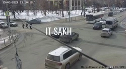 Водитель седана сбил ребенка на перекрестке в Южно-Сахалинске — момент попал на видео (ОБНОВЛЕНО)