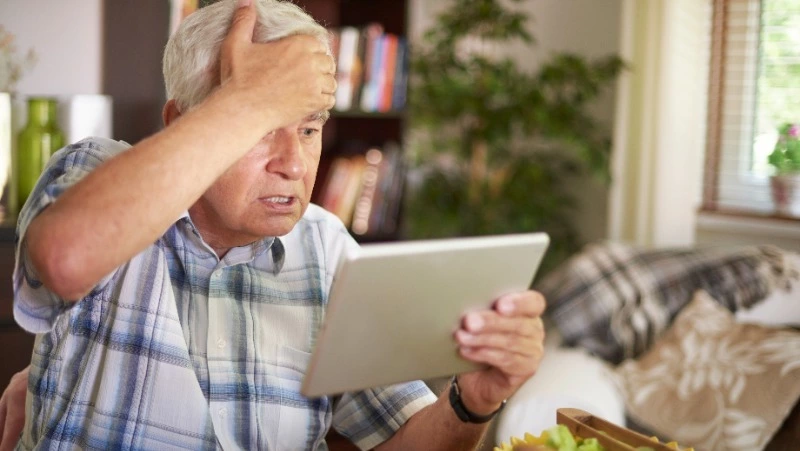 Пенсионер из Невельска отдал мошенникам 236 тысяч рублей