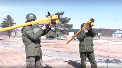  Военнослужащие на Сахалине отработали стрельбу из зенитно-ракетных комплексов «Игла»
