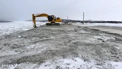 Размытый циклоном участок дороги восстановили в Охотском