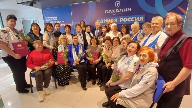 Депутат Карлов встретился с «серебряными» волонтерами в преддверии 8 Марта