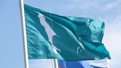 Губернатор поздравил с Днем флага Сахалинской области островитян 26 апреля