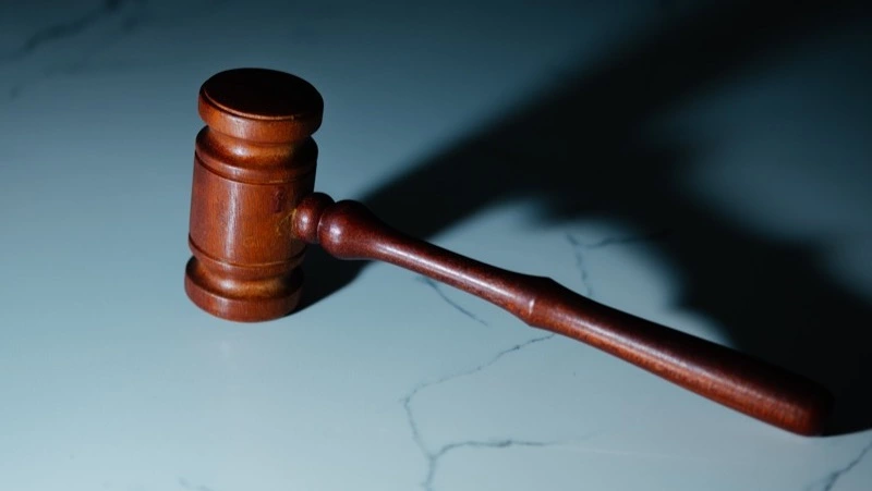 У жителя Невельска конфисковали автомобиль Nissan Caravan за вождение в пьяном виде 