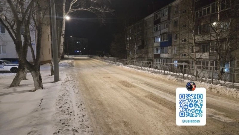 Водитель седана сбила подростка в Корсакове и скрылась с места происшествия