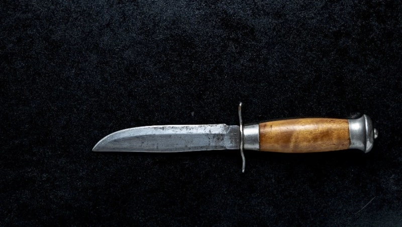 51-летнего мужчину обвинили в покушении на убийство знакомого в Южно-Сахалинске