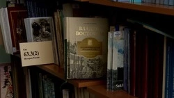 Чуть не выбросили: редкая книга из пункта приема вторсырья пополнила фонд областной библиотеки