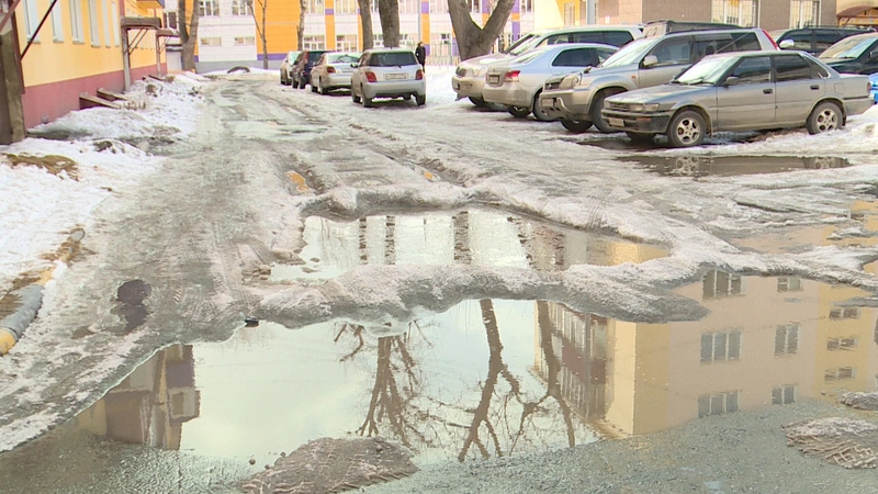 Гололед сковал дворы Южно-Сахалинска