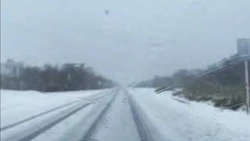 Зима не хочет уходить: перед майскими праздниками Итуруп накрыло снегом 