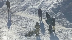 Прокуратура начала проверку по факту падения ребенка в коллектор в Охе