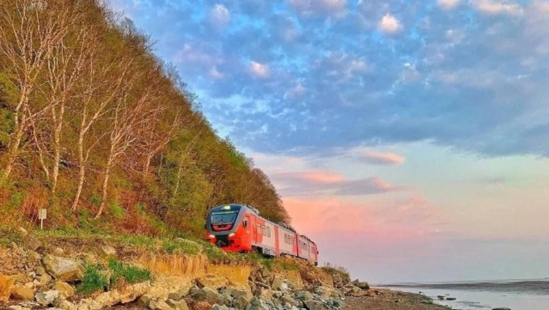 Сезонные пригородные поезда начнут курсировать на Сахалине с 1 мая