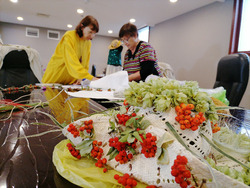 Платья с живыми цветами покажут жителям Южно-Сахалинска 7 сентября