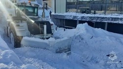 Самолеты МЧС доставят на Камчатку технику для уборки снега