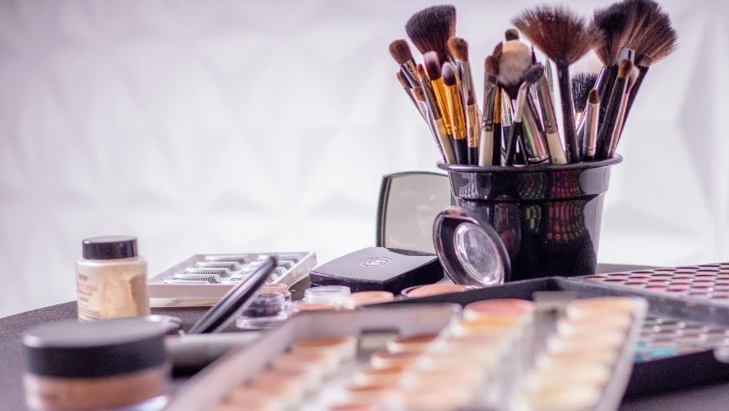 «Устроили дурдом»: на Сахалине магазин не хочет продавать людям косметику