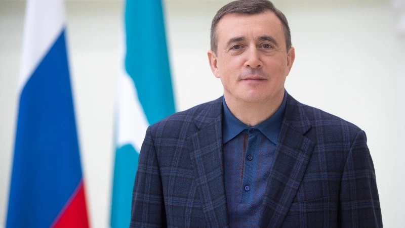 Губернатор Валерий Лимаренко поздравил островитян с Днем Победы советского народа 