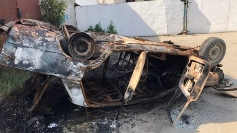 На Сахалине за выходные сожгли «Жигули» и попытались украсть красный «Запорожец»