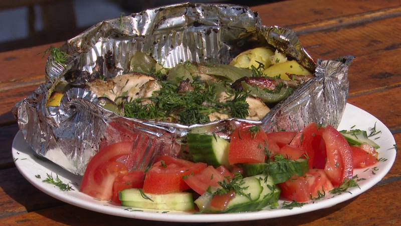 Как приготовить сочную курочку на углях при минимальных затратах