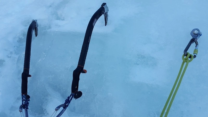 Мэрия Южно-Сахалинска формирует стратегический запас топоров, черенков и ледорубов