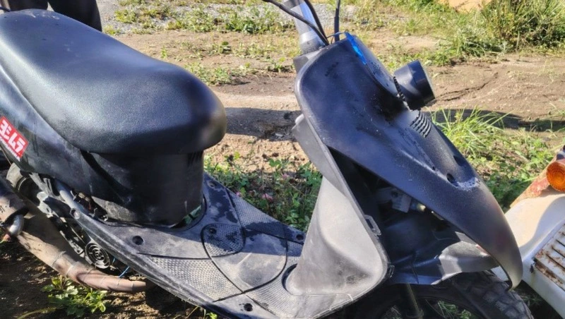 Двух подростков на мопедах задержали в Холмске