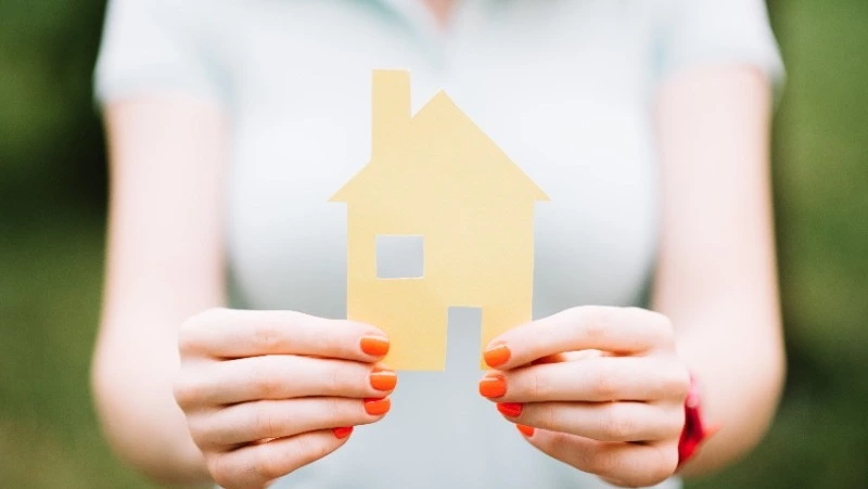 Селфи из отпуска для воров: как обезопасить себя и свой дом от краж