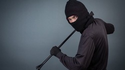 Житель Тымовского украл у земляка 1,8 миллиона рублей 