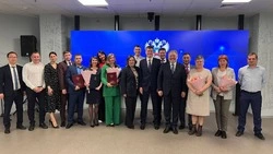 Статс-секретарь–замминистра строительства и ЖКХ РФ вручил федеральные награды работникам Сахалина