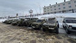 Партийцы на Сахалине передали 14 автомобилей бойцам в зону СВО
