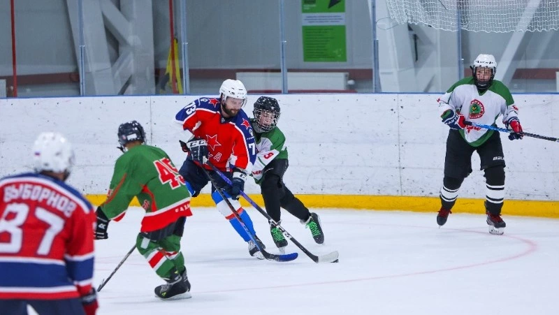 Юные хоккеисты из дворовых команд отыграли матч памяти «Za пацанОV» в Южно-Сахалинске