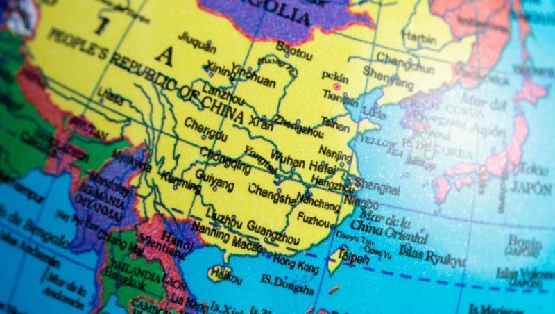 Макрон пригрозил, что НАТО может прийти в Азию