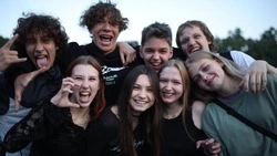 Розыгрыш авиабилетов и концерт Мити Фомина: как отпраздновали День молодежи на Сахалине