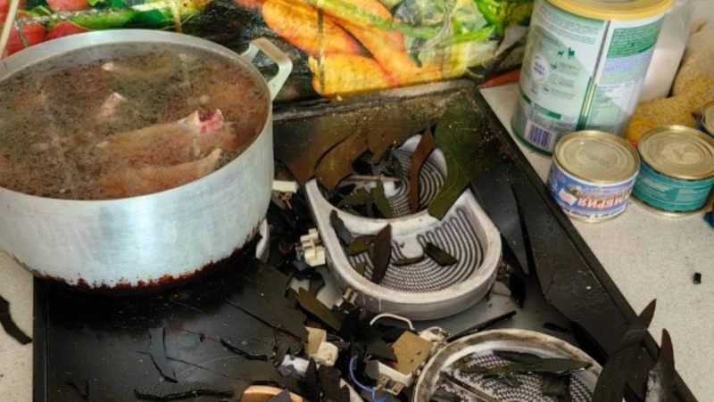 Суп даже не расплескался: появились фото с места взрыва газовой плитки в Южно-Сахалинске