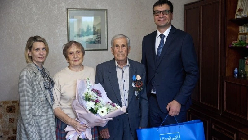 Участник трудового фронта Владимир Малашич принял поздравления с Днем Победы над Японией