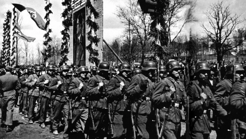 «Без срока давности»: На Сахалине продолжает работать выставка с рассекреченными документами ВОВ