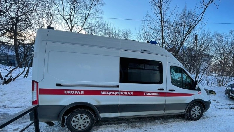 Пьяный водитель Toyota Rush въехал в тягач с полуприцепом в центре Сахалина