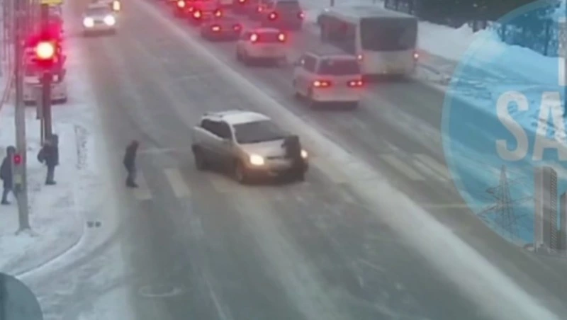 Подлетел на пару метров: водитель иномарки сбил ребенка на «зебре» в Южно-Сахалинске