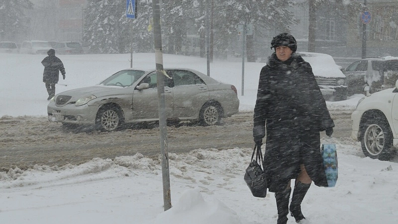 Мощный циклон на Сахалине: нет света, закрыты дороги, отменены занятия в школах