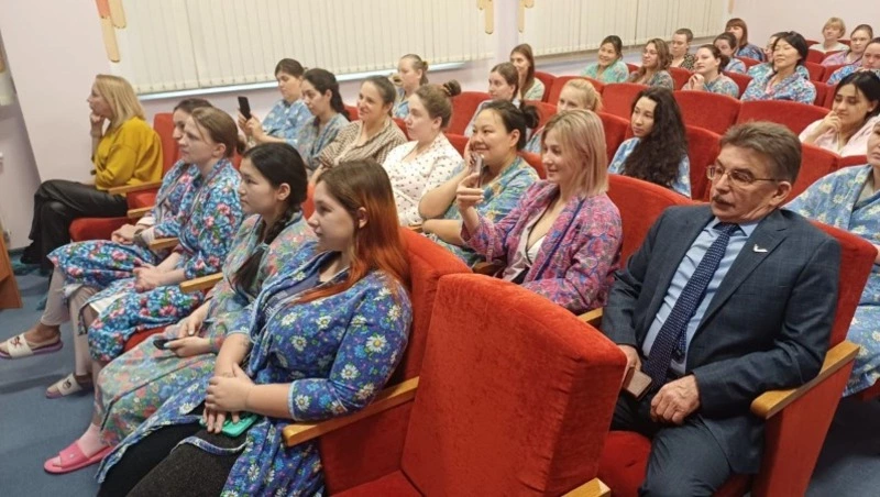 Концерт и акцию в честь Дня матери провели в Южно-Сахалинске