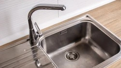 Воду на несколько часов отключат в домах Южно-Сахалинска 14 декабря