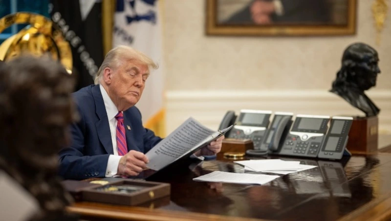 Трамп: Зеленскому придется пойти на сделку для достижения мира