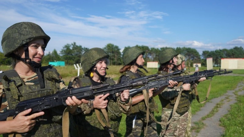25 жительниц Анивского района прошли курс военно-спортивной подготовки