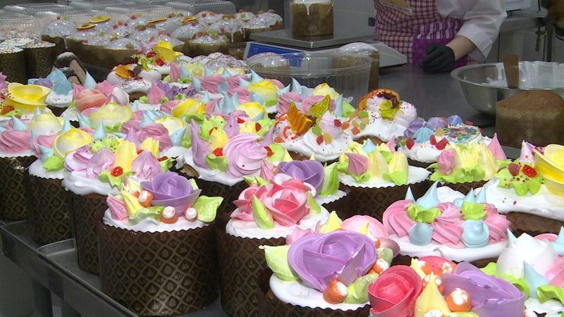 Зайчики и розочки: сахалинские пекарни пекут куличи по-новому