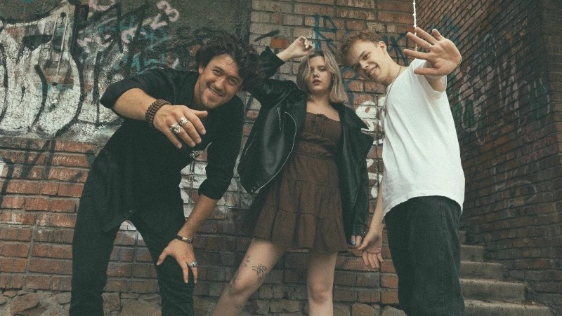 Жителей Сахалина пригласили сняться в клипе группы SAHALIN