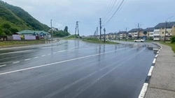 Укладку покрытия на двух региональных дорогах завершили в Невельске