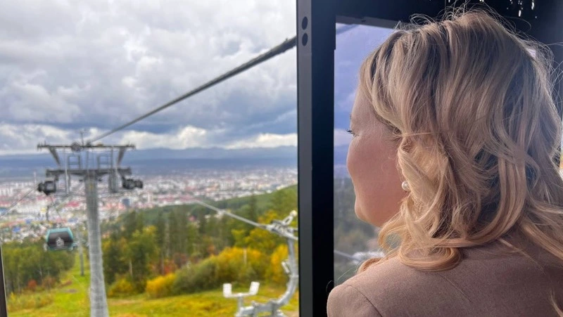 «Разговоры о важном» провели перед каникулами в школах и техникумах на Сахалине