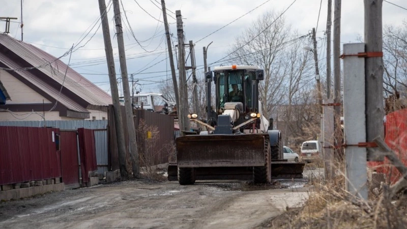 В Южно-Сахалинске выровняли почти 70% грунтовых дорог