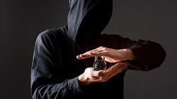 Пенсионерам Сахалина рассказали об уловках мошенников