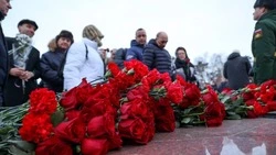 Жители Южно-Сахалинска почтут память героев 23 февраля возложением цветов к Вечному огню