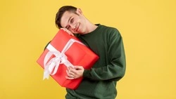 Что подарить на 23 февраля: 150+ идей для мужчин всех возрастов 