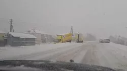 В Южно-Сахалинске фургончик «Орбиты» улетел с трассы после ДТП